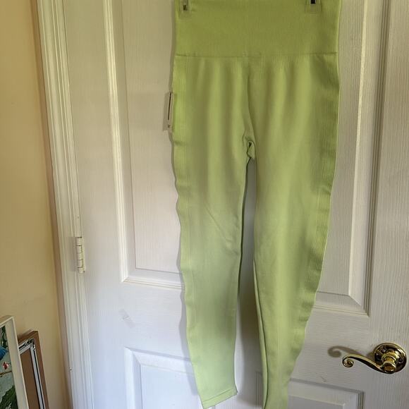 True Craft Womens size medium mint leggings.  nwt. - Picture 7 of 8